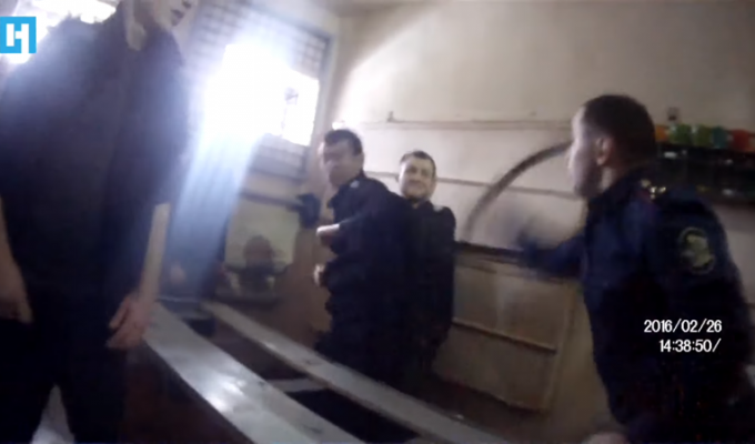 В сети появилось новое видео с пытками из ярославской колонии (4 фото + 2 видео)