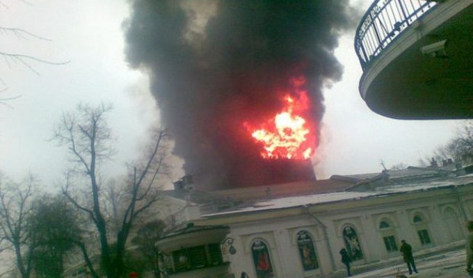 Пожар в клубе "Дягилев" (15 фото)