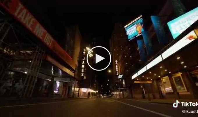 Атмосферное видео пустующего Нью-Йорка