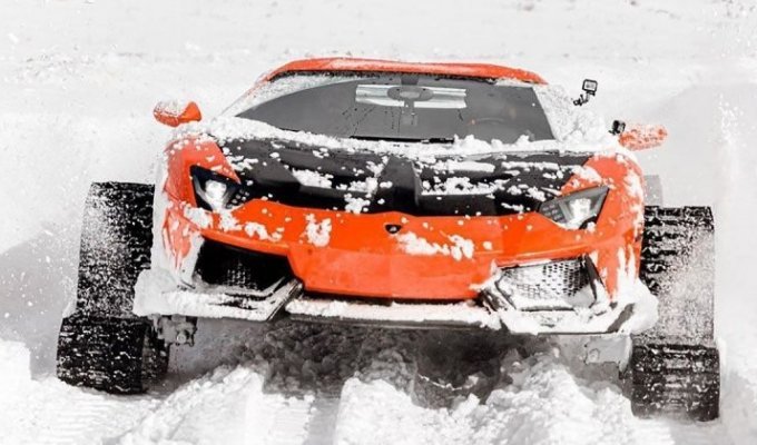 Суперкар Lamborghini Aventador получил комплект гусениц для комфортной езды по снегу (4 фото + 2 видео)
