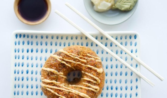 Суши в виде пончиков — забавный пищевой тренд, заставляющий взглянуть на японскую кухню по-новому (7 фото)