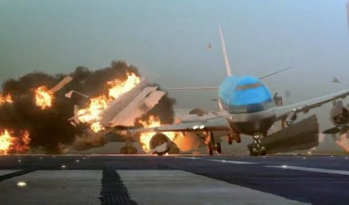 Крупнейшей по числу жертв авиакатастрофе в истории 42 года (1 фото)
