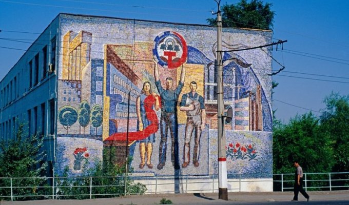 Пропавшие мозаика и фрески: потерянное советское искусство (22 фото)