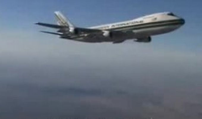 Выброс топлива у Боинга 747