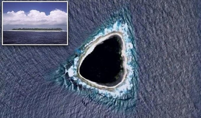 "Черная дыра" в Тихом океане оказалась островом (8 фото + 1 видео)