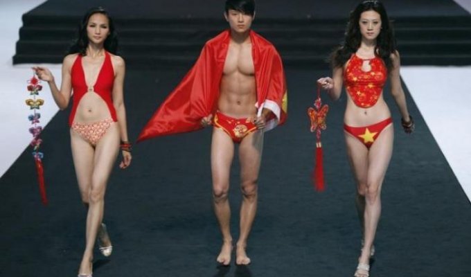 Китайский конкурс купальников (11 фотографий)