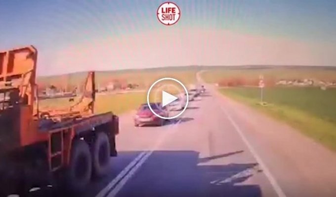 Автобус с детьми столкнулся с грузовиком в Ставропольском крае