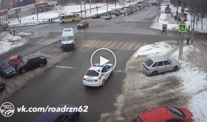 ДТП с участием автомобиля скорой помощи в Рязани