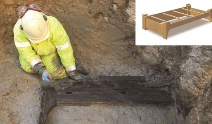 В центре Лондона нашли древнеримскую погребальную кровать (9 фото)