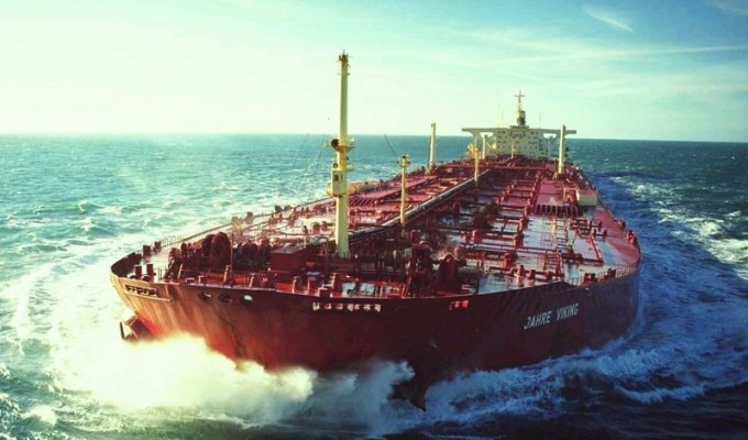Нефтеналивной супертанкер «Knock Nevis» самый большой корабль в мире (13 фото)