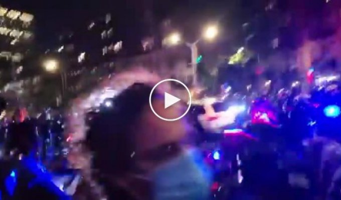 В Нью-Йорке произошли стычки протестующих с полицейскими