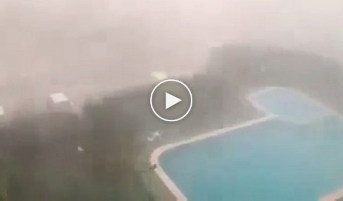 Новый ураган под названием «Мария» практически полностью разрушил остров Доминика