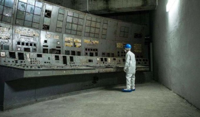 Четвертый энергоблок ЧАЭС спустя 30 лет после аварии (15 фото)