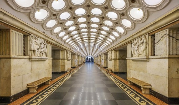 Скрытые сокровища Москвы: 5 публичных мест в столице, где «спрятаны» произведения искусства (6 фото)