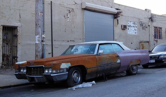Старые автомобили на улицах Нью-Йорка. Часть 3 (35 фото)