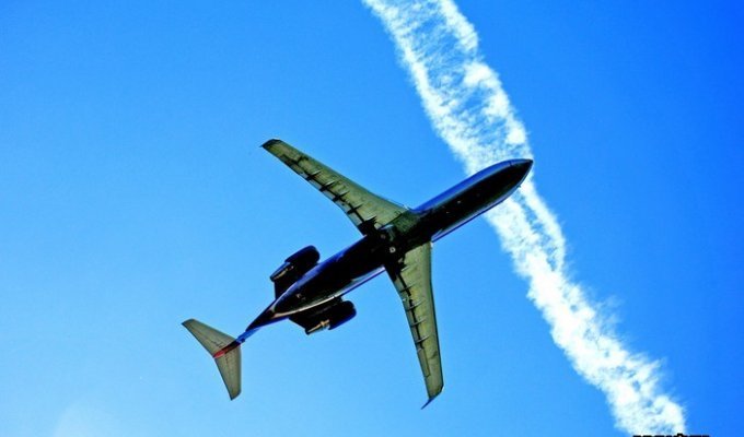 Взлетающие самолеты (30 фото)