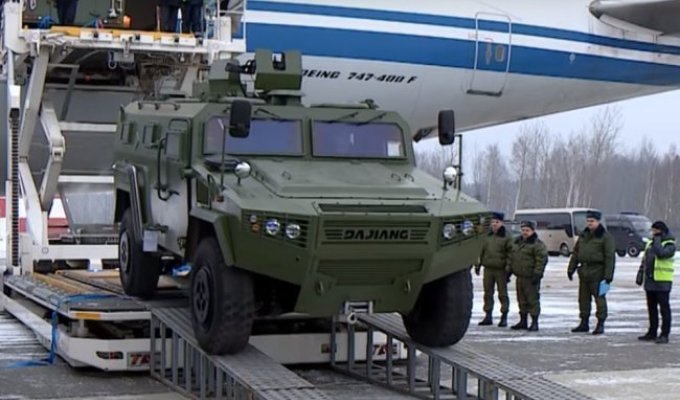 Армия Беларуси пересаживается на внедорожники «Великий генерал» (2 фото + 1 видео)