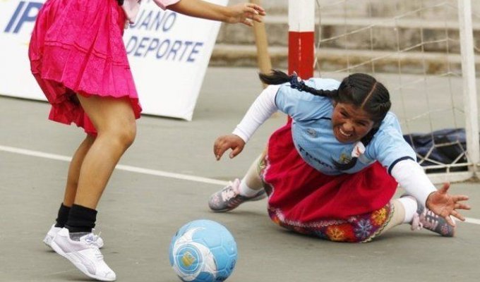 Женский футбол в Перу (6 фото)