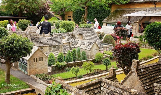 Удивительно точный макет существующей английской деревни с сюрпризом (57 фото)