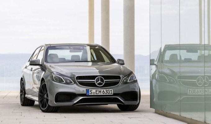 Новые седан Mercedes E63 AMG и универсал E63 AMG Estate представлены официально (33 фото)