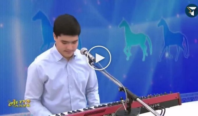 Президент Бердымухамедов зачитал рэп про коня