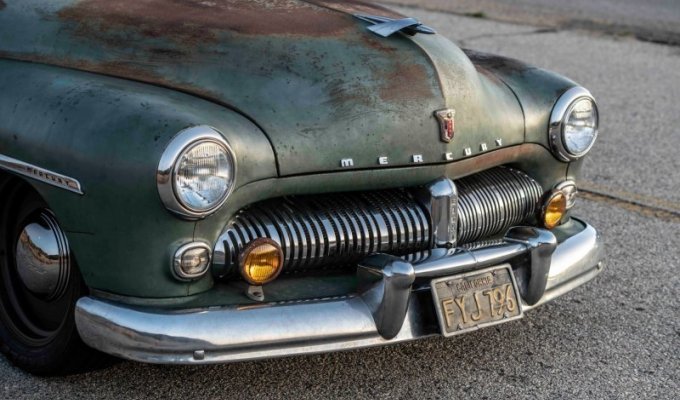 Полностью электрический Mercury Coupe 1949 с сердцем Теслы (35 фото)