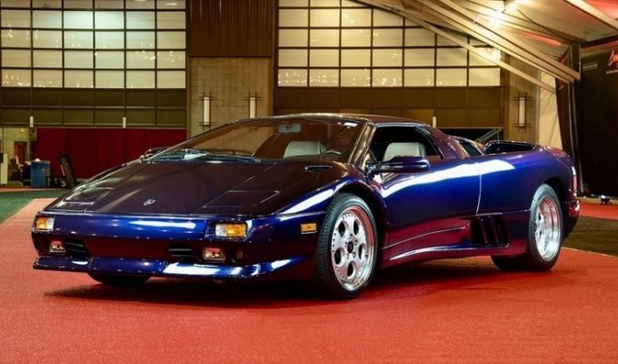 Мечта с вкладыша «Турбо»: Lamborghini Diablo VT 1997 года (8 фото)