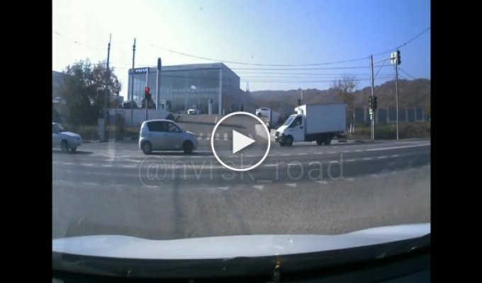 Под Новороссийском в результате ДТП автомобили улетели в кювет