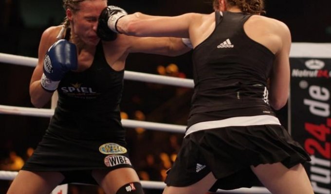 Женский бокс (3 фотографии)
