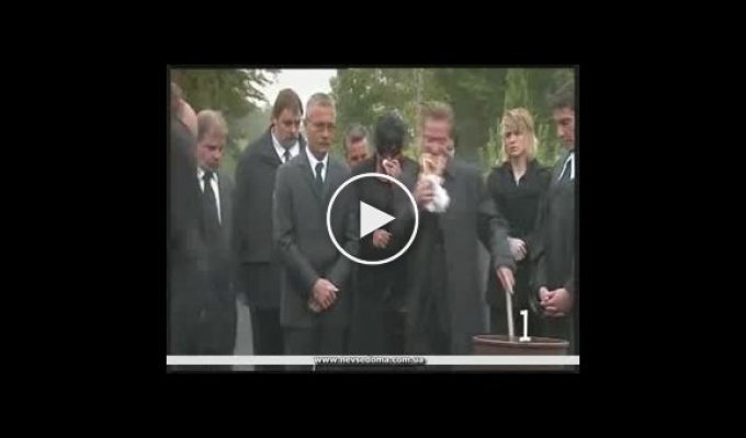 10 глупых поступков на похоронах
