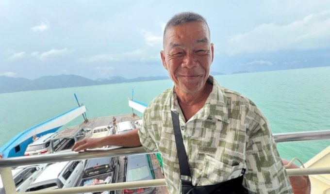 Мечты сбываются: 70-летний дедушка впервые увидел море (3 фото + 1 видео)