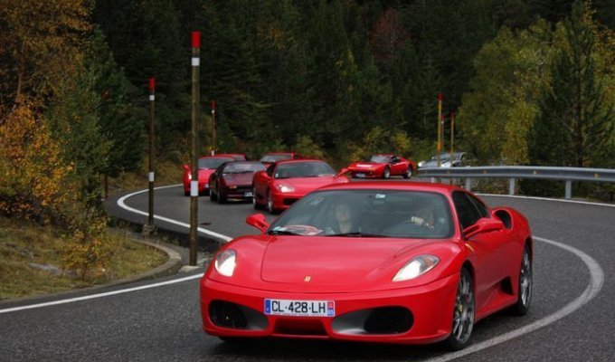 В Андорре прошел массовый съезд владельцев Ferrari (138 фото + 6 видео)