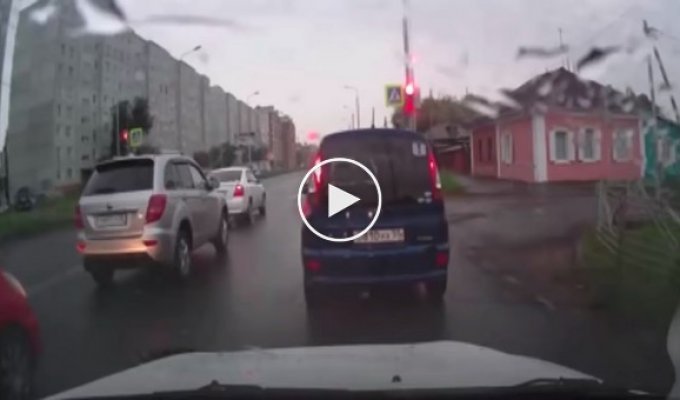 Масштабное ДТП в Омске зафиксировал видеорегистратор