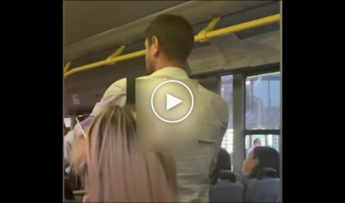 Мужчина заступился за женщину в автобусе в Мытищах и был избит мигрантами