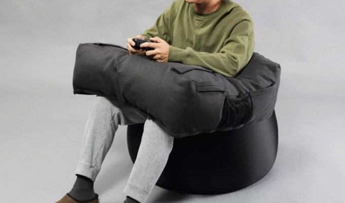 Новая японская разработка: многофункциональная подушка для геймеров (7 фото)