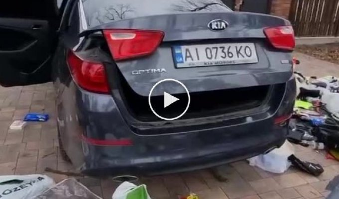 Российские мародеры награбили в Киевской области, спрятали вещи в машину и надеялись вывезти