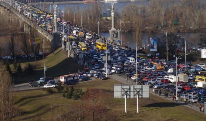 Пробка на мосту Патона (Киев)