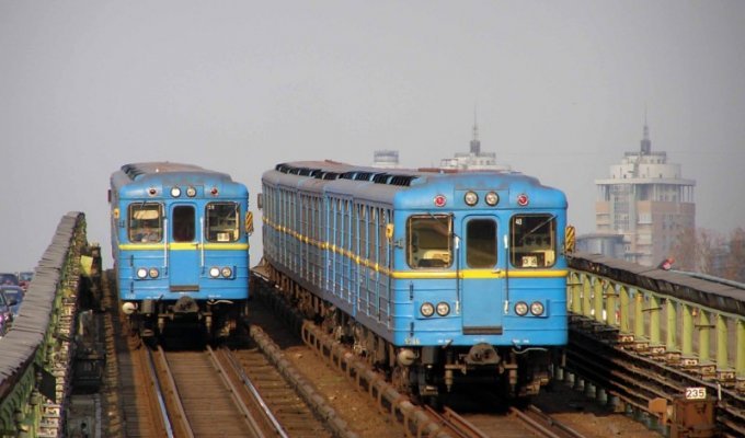 В интернете торгуют поддельными проездными на весь транспорт Киева