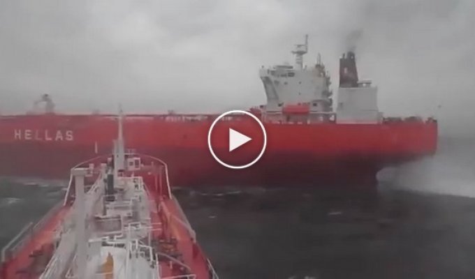 Два танкера чуть не столкнулись в море 