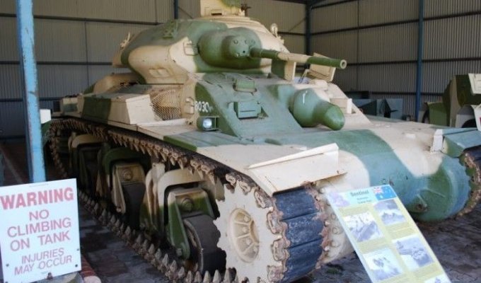 Австралийский танк (3 фото)