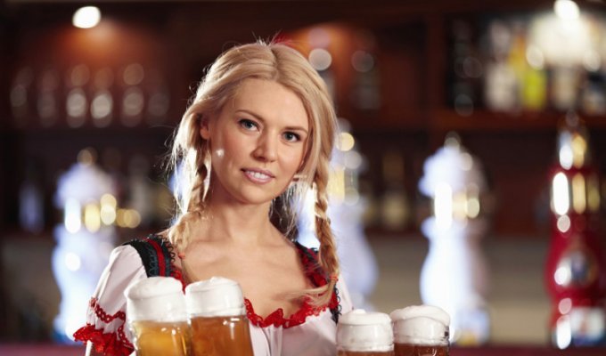 Октоберфест девушка с пивом (26 фото)