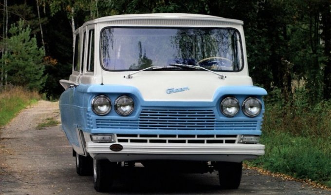 Почему не сложилась судьба самого красивого советского микроавтобуса (20 фото)