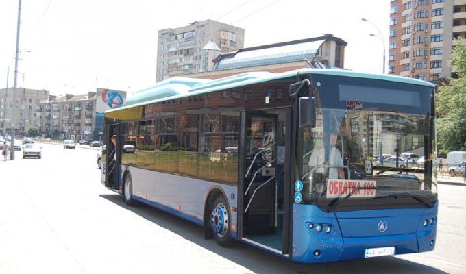 Представили уникальный автобус на метане