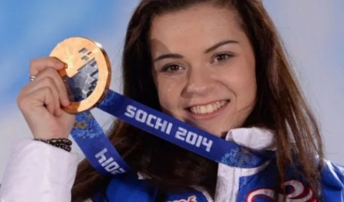 Олимпийская чемпионка Аделина Сотникова перевела «экстрасенсу» 30 тысяч долларов