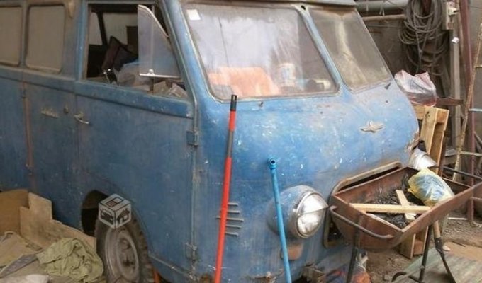 В Чили обнаружили уникальный советский микроавтобус 1960 года (3 фото)