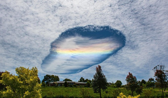 Необычный облачный феномен в небе над Австралией (1 фото)
