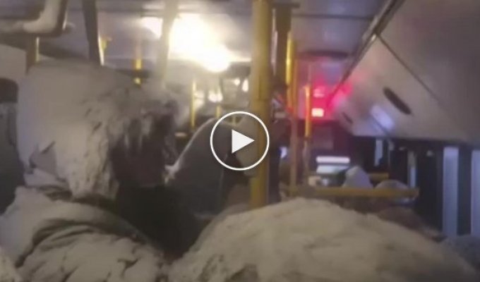 Пассажиры автобуса на трассе Норильск-Кайерка попали в снежный плен