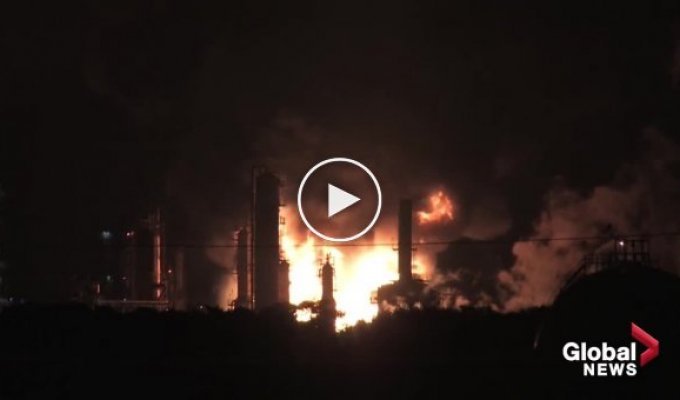 Огромный пожар и взрыв на нефтеперерабатывающем заводе Филадельфии в США