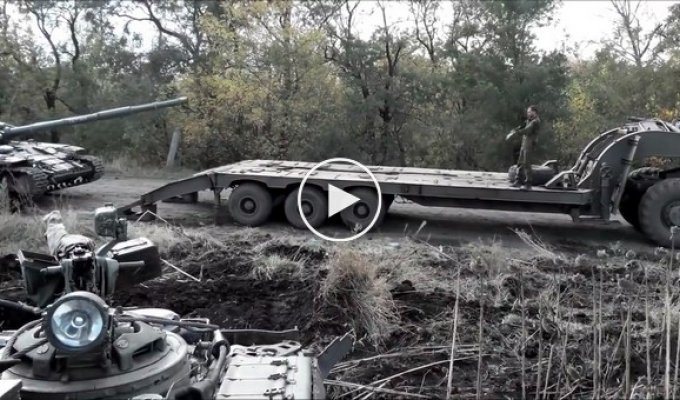 Неудачная погрузка танка на платформу   
