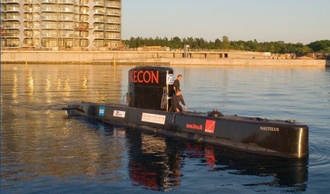 Самодельная подводная лодка (10 фото)